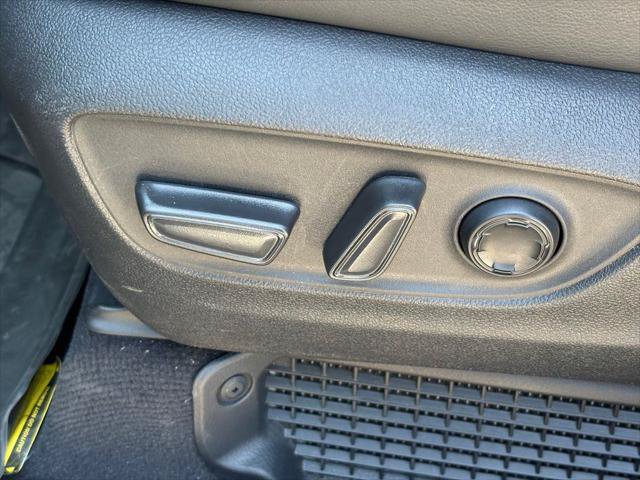 Certified 2025 Toyota Sienna XSE w/ XSE Premium Package AWD/4WD image 25