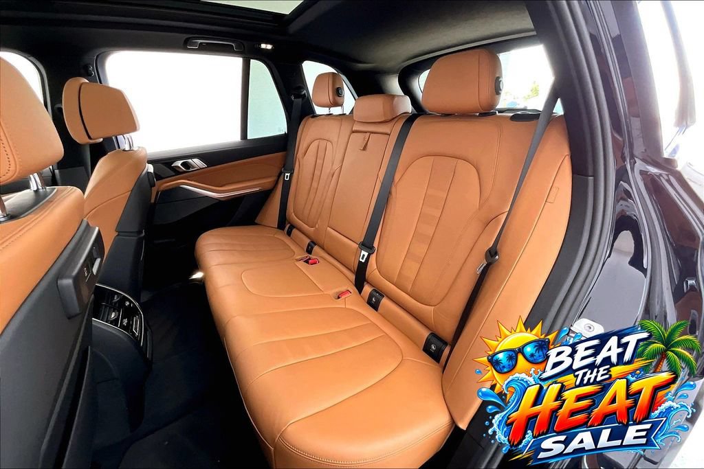 Used 2021 BMW X5 M50i w/ Premium Package AWD/4WD image 32