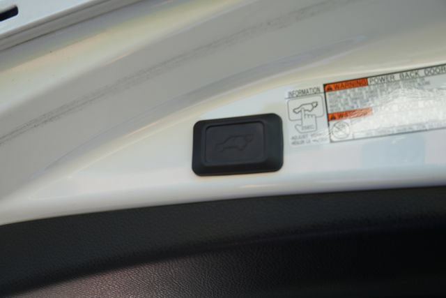 Used 2016 Toyota RAV4 SE w/ Advanced Technology Package AWD/4WD image 12