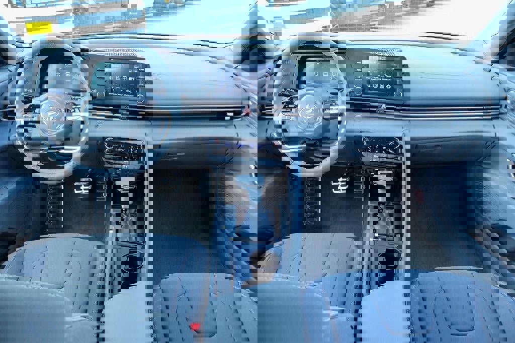 New 2026 Hyundai Elantra Sport image 6