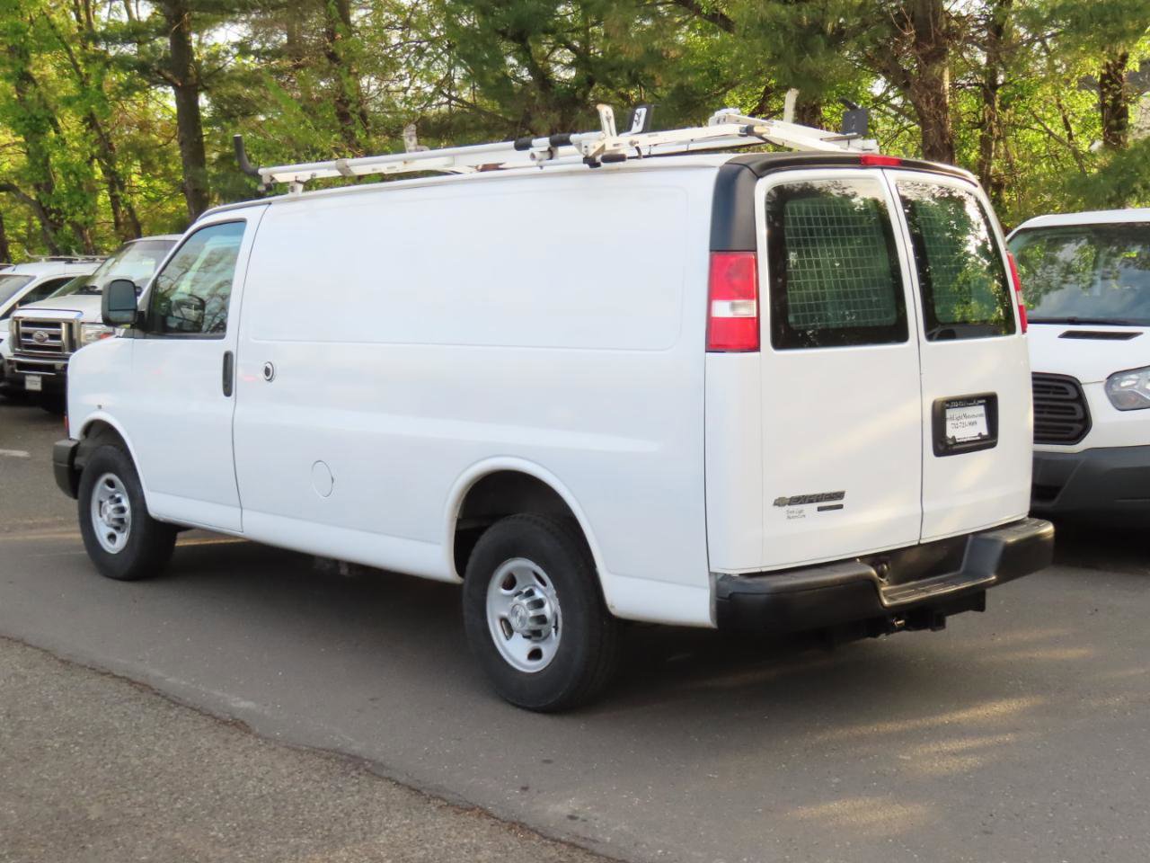 Used 2015 Chevrolet Express 2500 RWD image 4