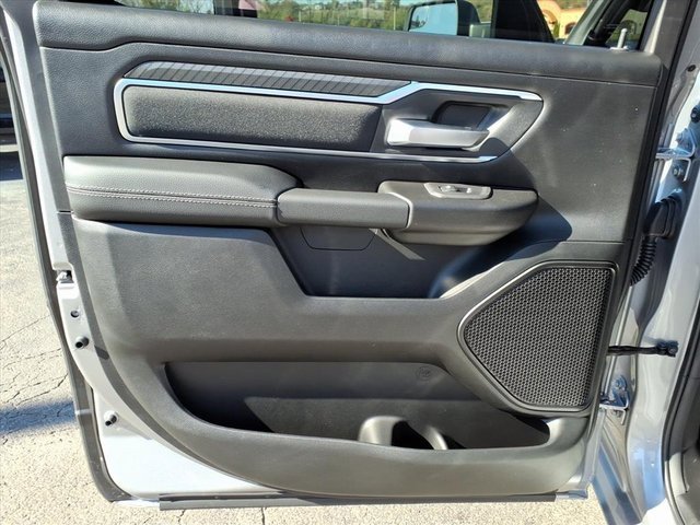 New 2026 RAM 1500 4x4 Crew Cab image 11