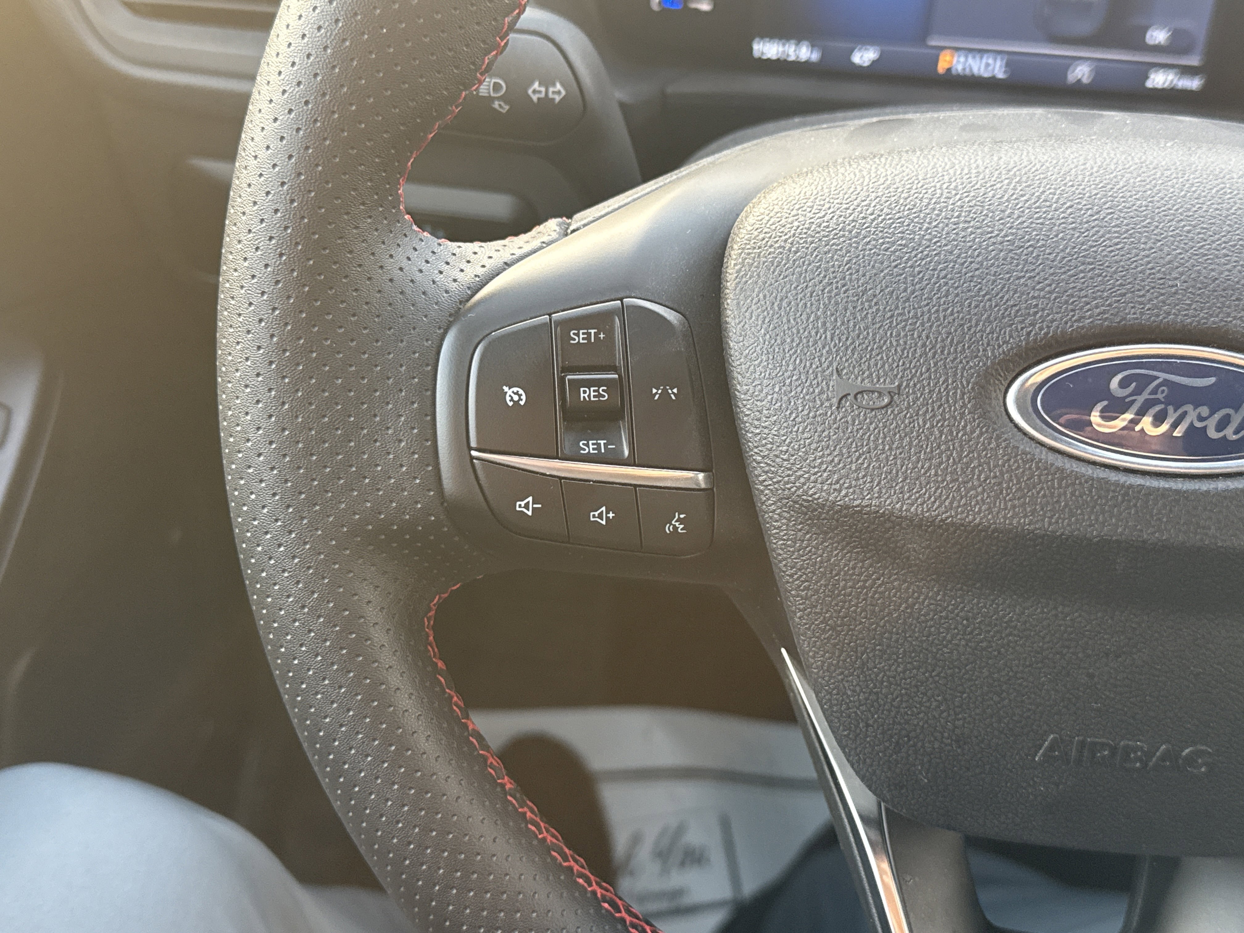 Used 2025 Ford Escape ST-Line image 19