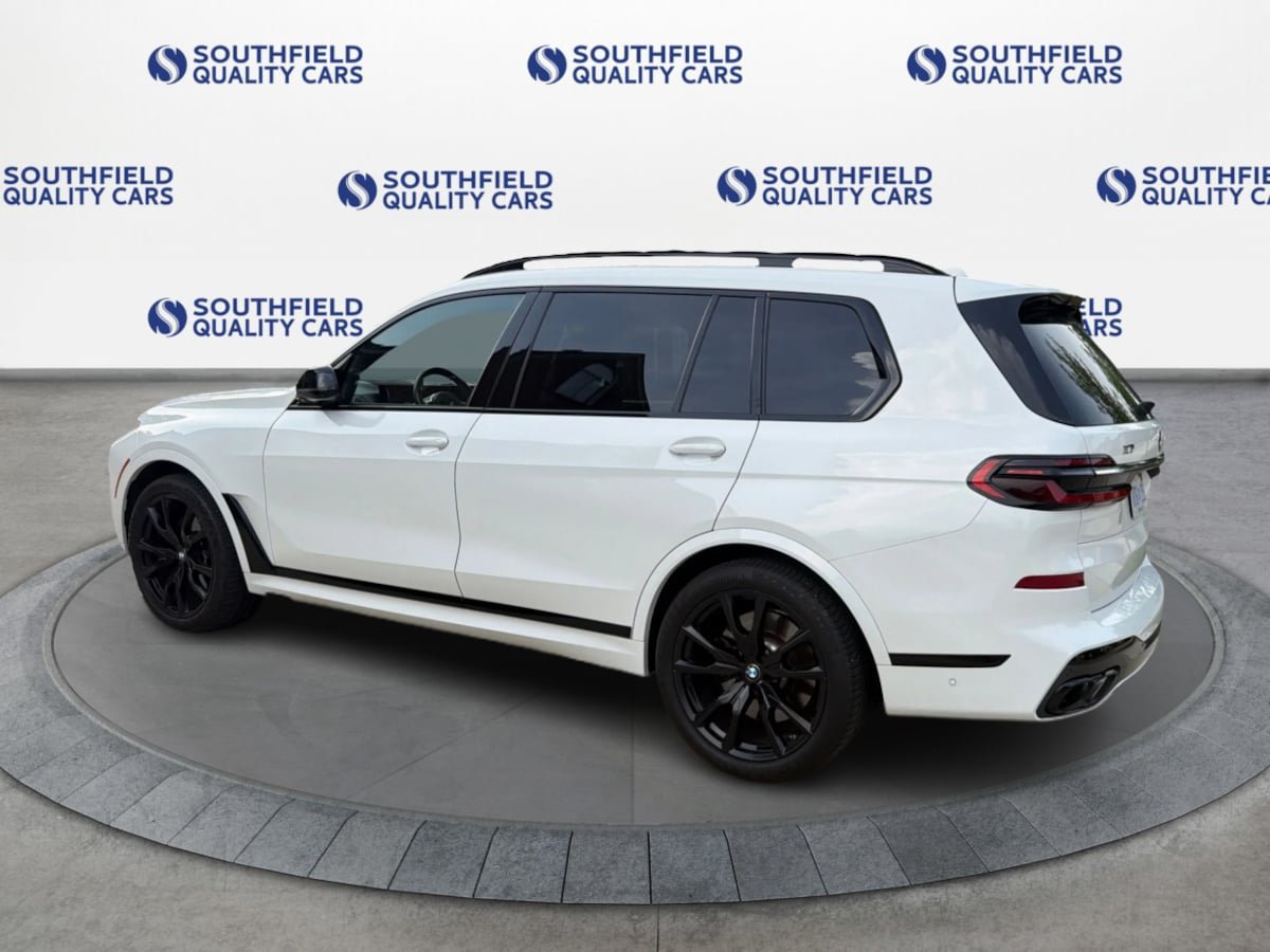 Used 2024 BMW X7 M60i w/ Executive Package AWD/4WD image 4