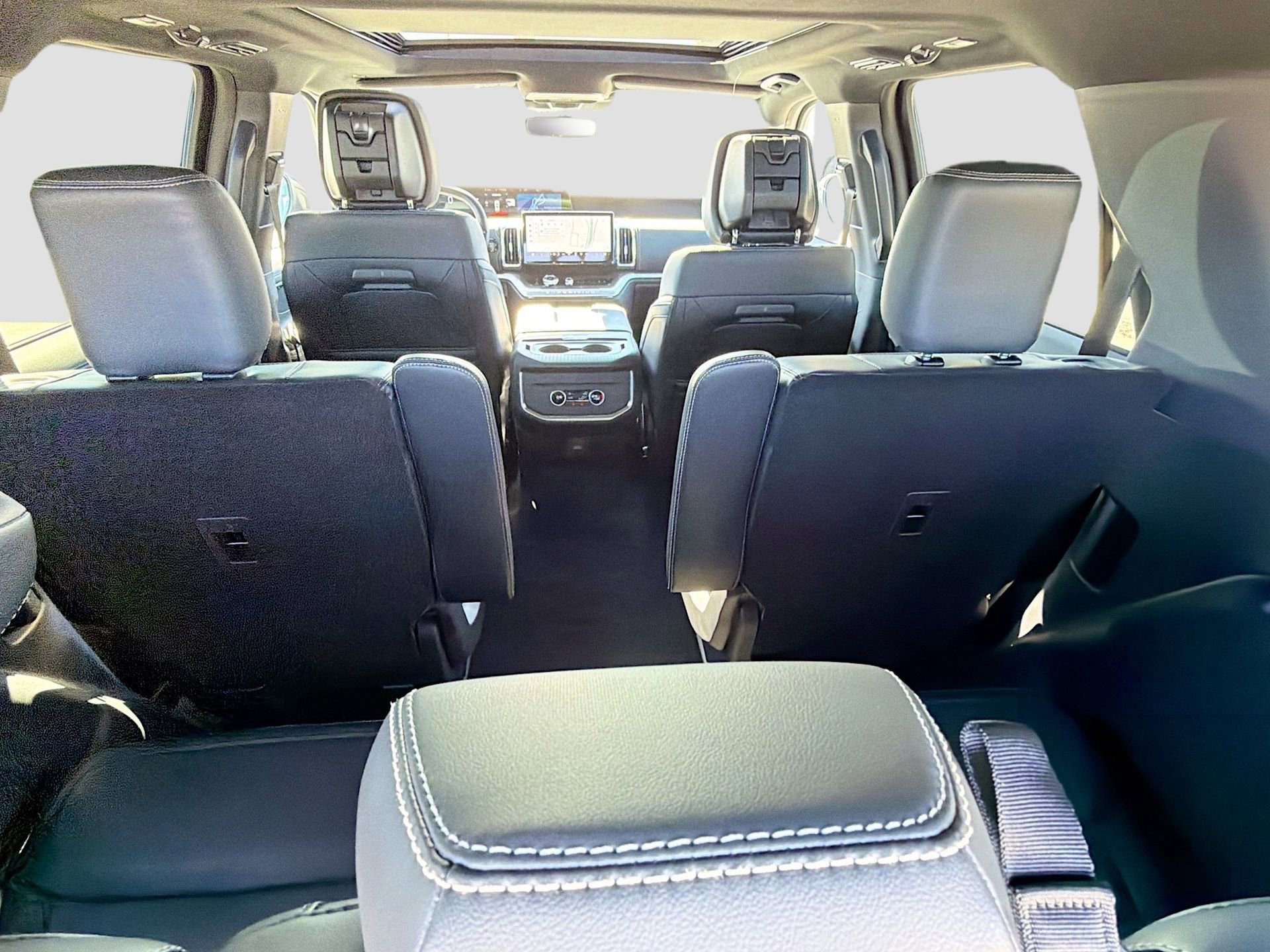 New 2026 Ford Expedition Platinum w/ Stealth Appearance Package image 36