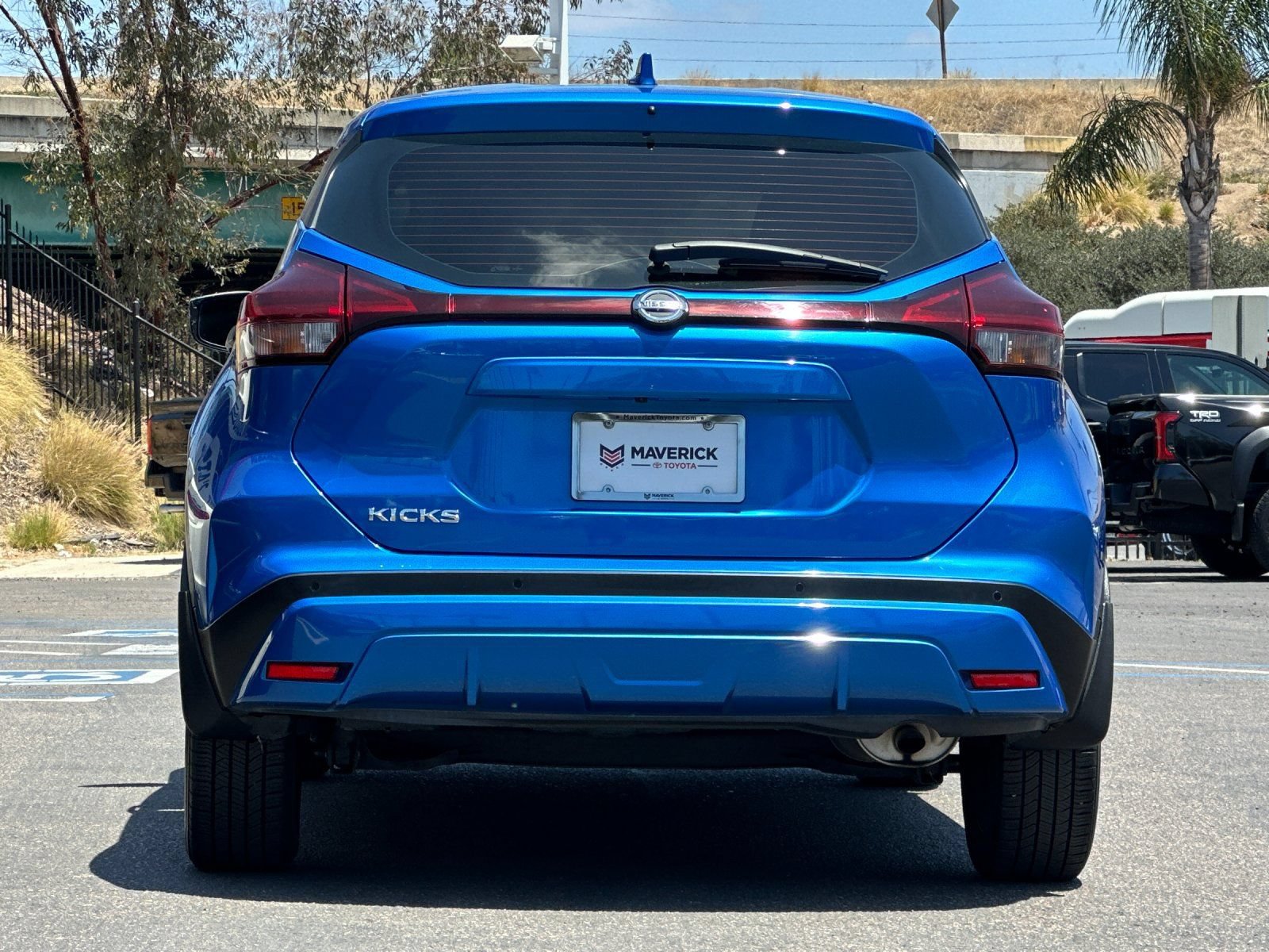 Used 2021 Nissan Kicks S FWD image 4