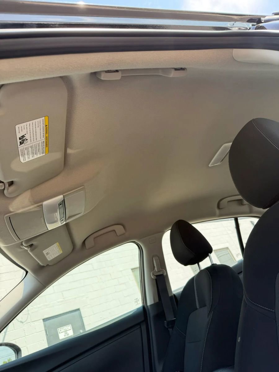 Used 2024 Nissan Sentra SV FWD image 18