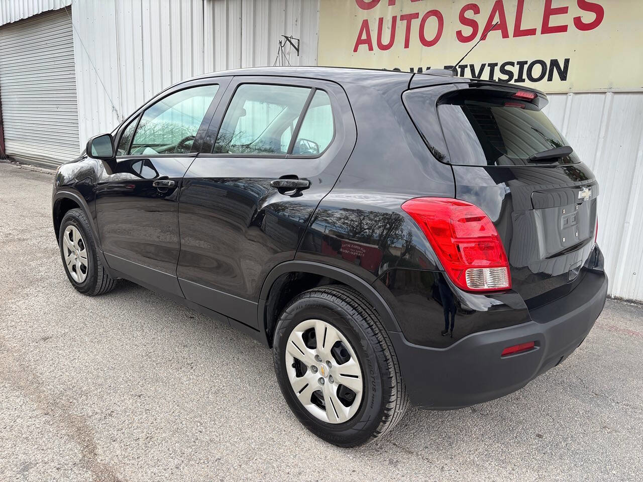 Used 2016 Chevrolet Trax LS w/ LPO, Cargo Package image 9