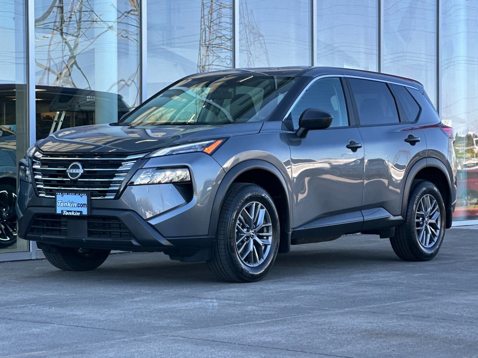 Used 2025 Nissan Rogue S image 6