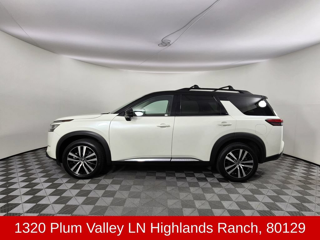 Used 2023 Nissan Pathfinder Platinum AWD/4WD image 2