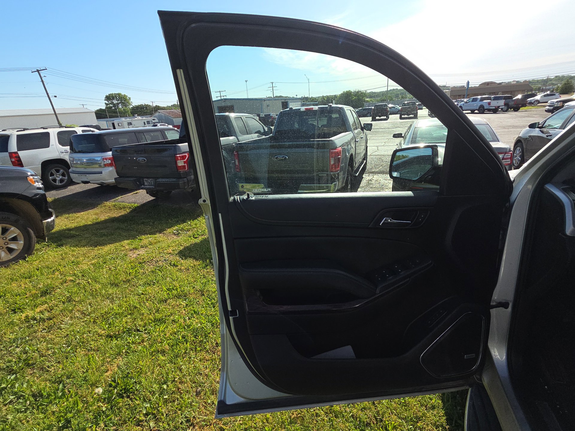 Used 2017 GMC Yukon XL SLT AWD/4WD image 7