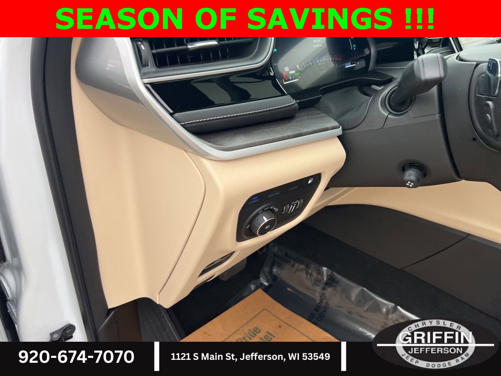 Used 2023 Jeep Grand Cherokee 4WD 4xe w/ Luxury Tech Group II image 20