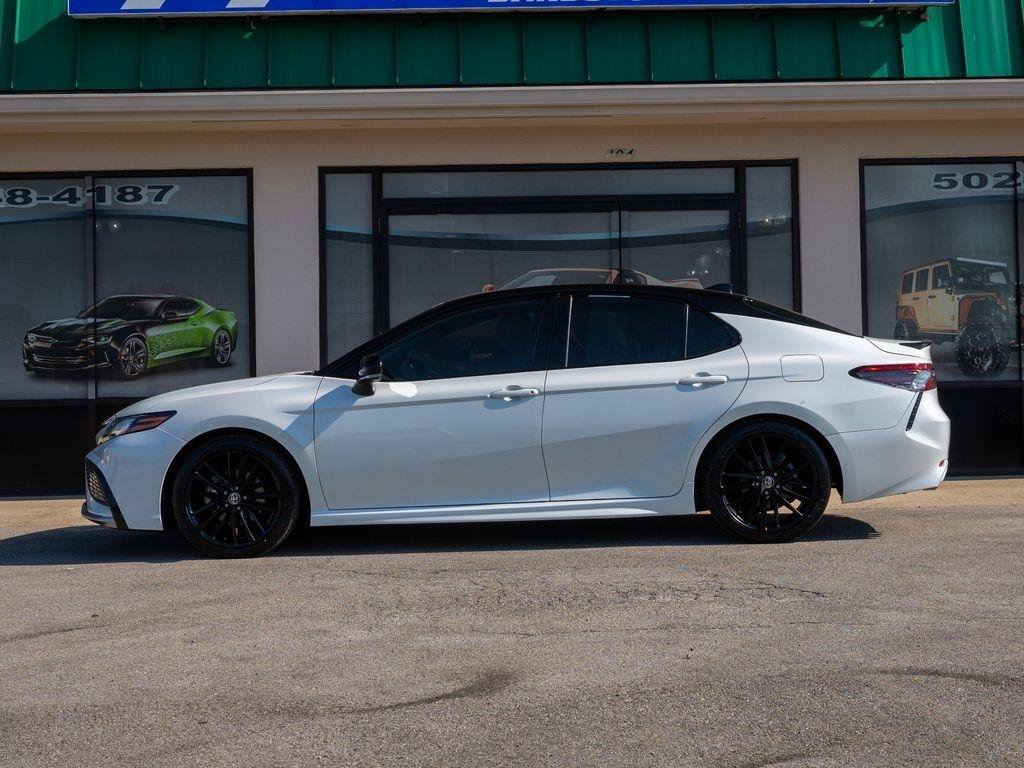Used 2022 Toyota Camry XSE FWD image 5