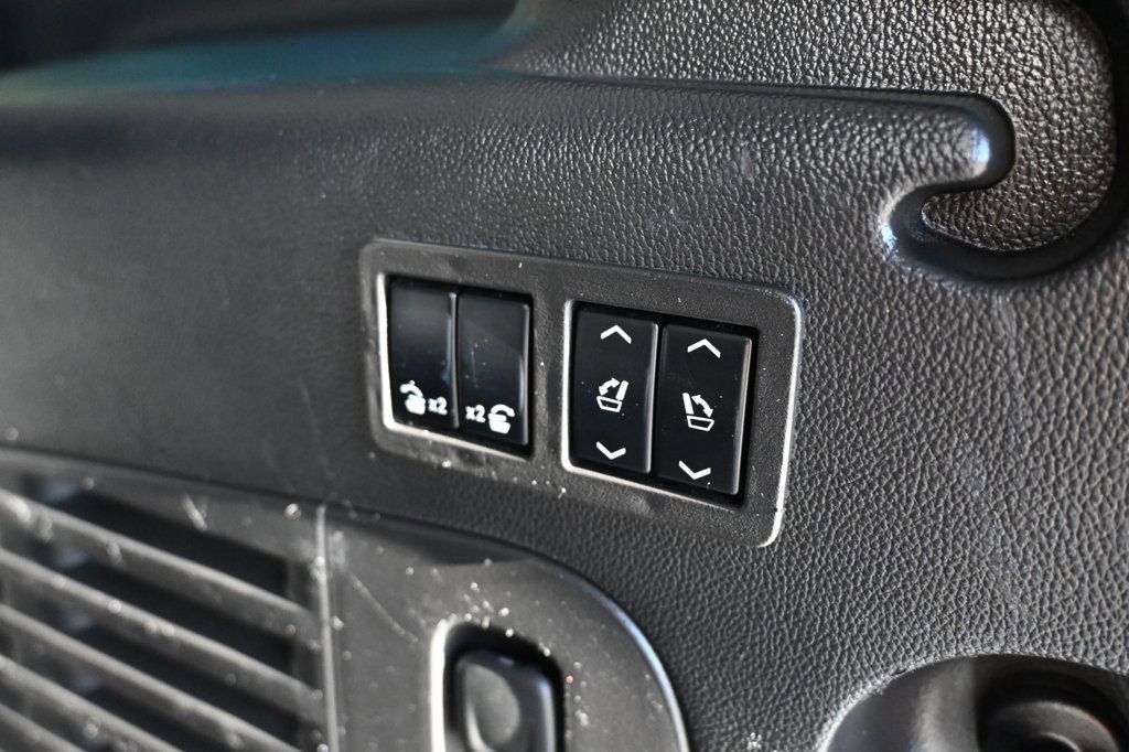 Used 2015 Cadillac Escalade ESV Luxury AWD/4WD image 20