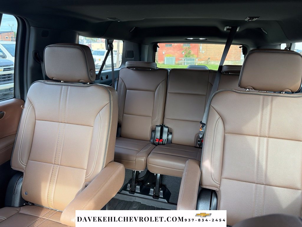 Used 2026 Chevrolet Suburban High Country w/ Sun And Tow Package AWD/4WD image 18