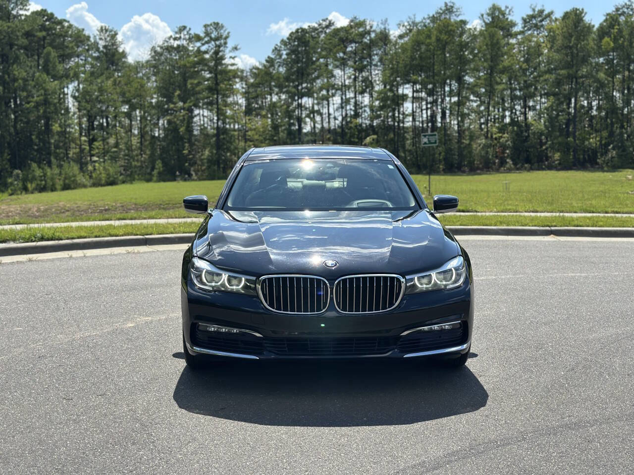 Used 2017 BMW 740i image 2