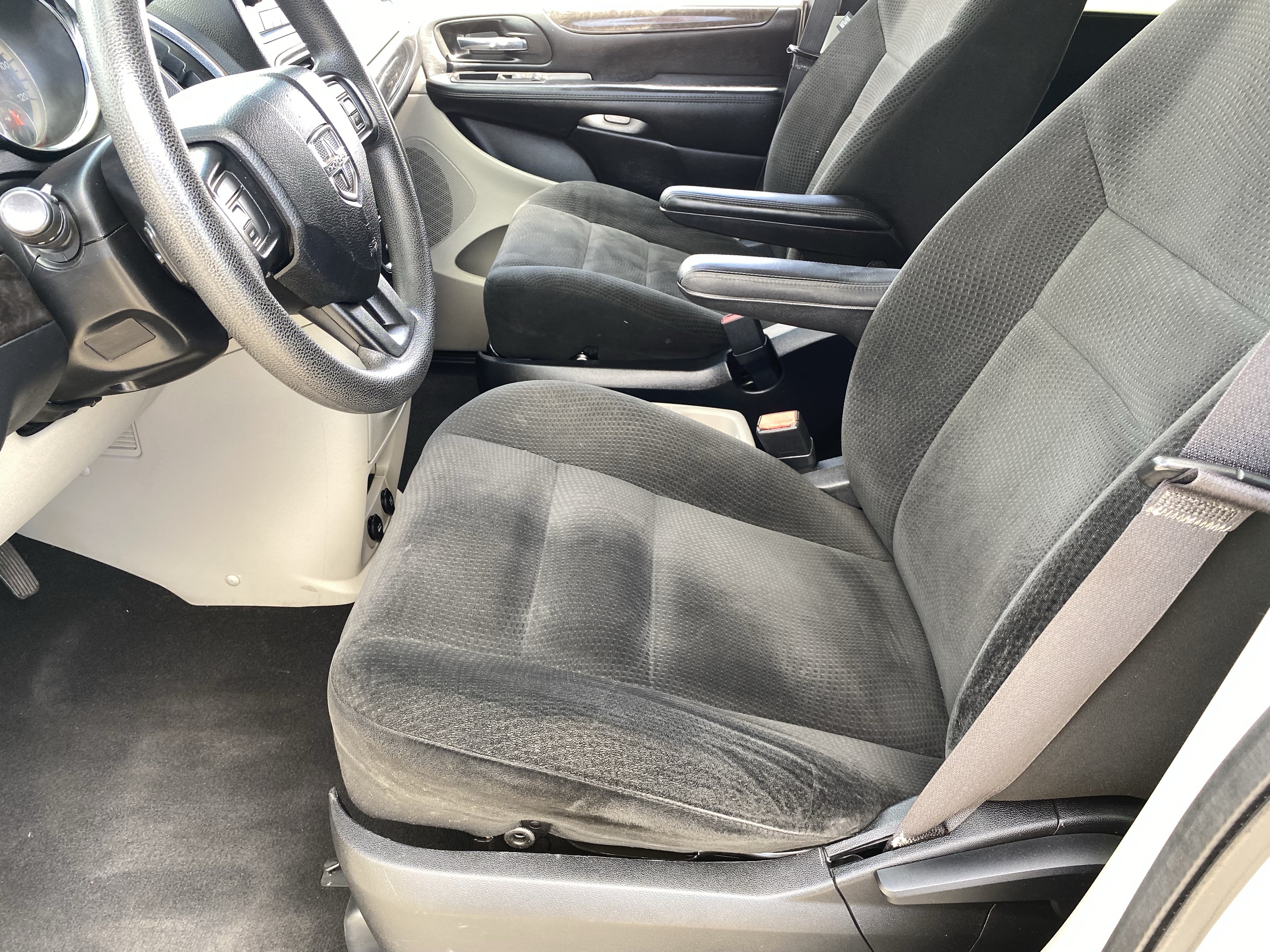 Used 2016 Dodge Grand Caravan SE w/ Quick Order Package 29E SE FWD image 20