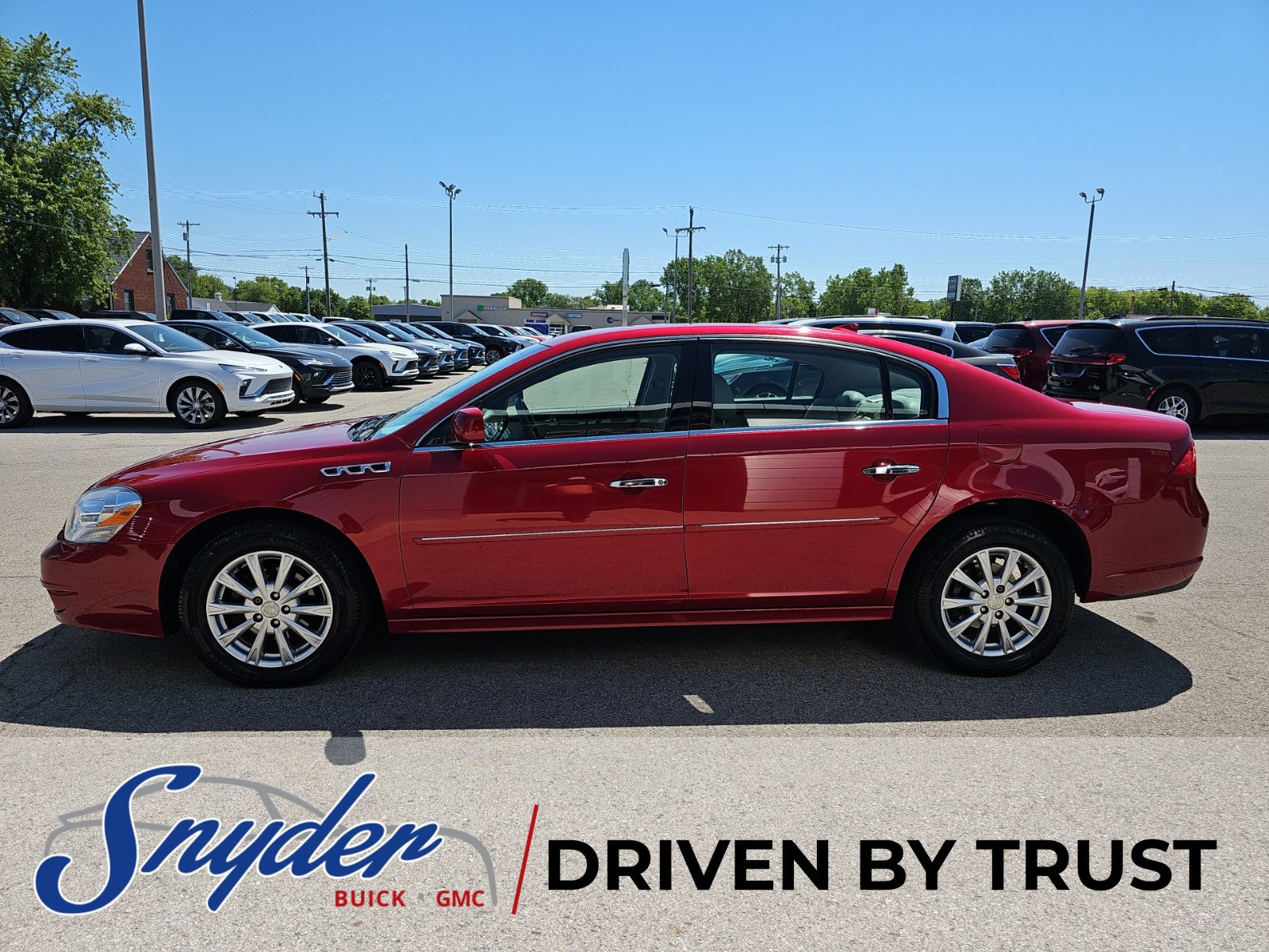 Used 2011 Buick Lucerne CXL FWD image 4