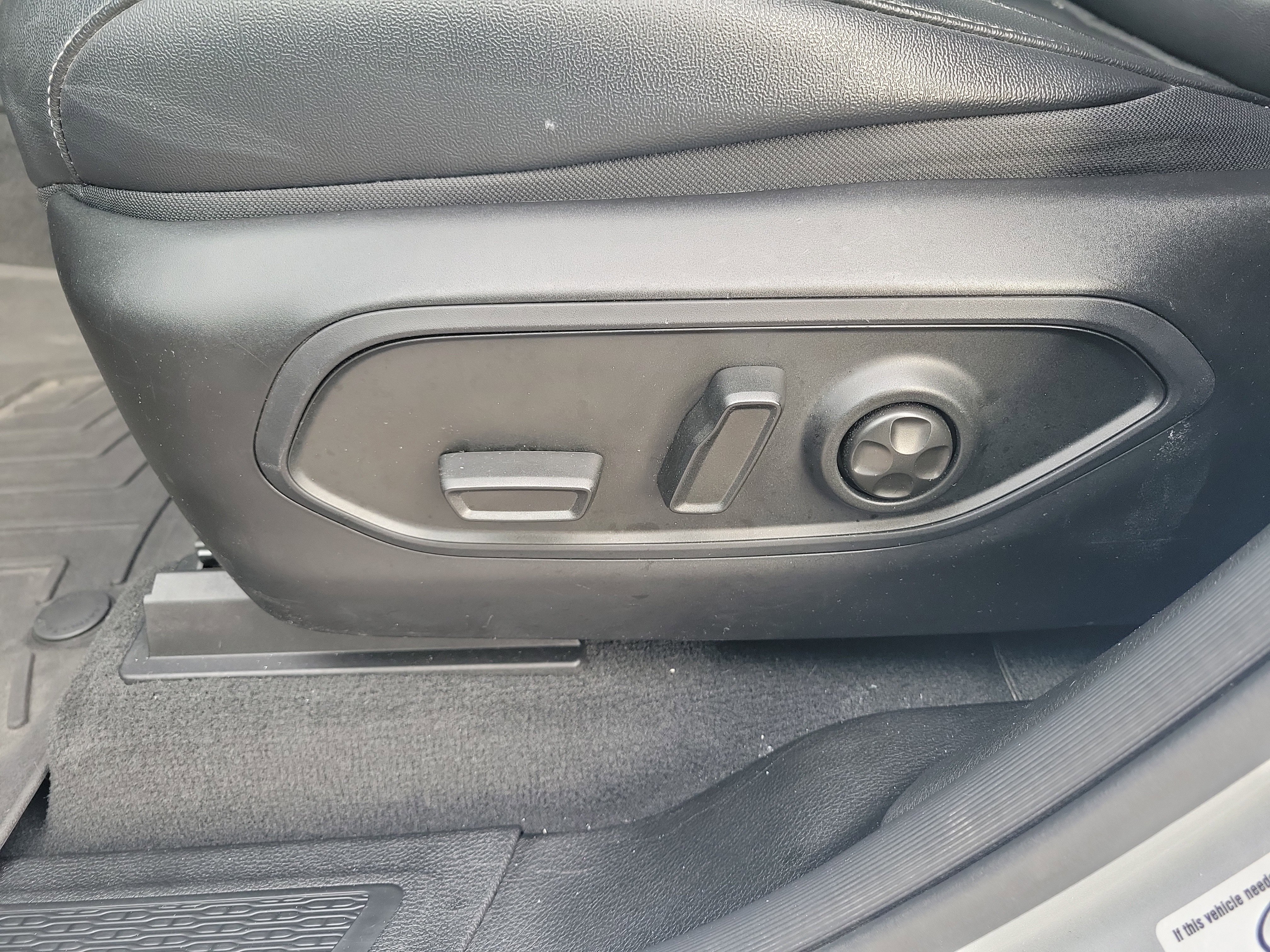 Used 2023 Jeep Grand Cherokee Altitude image 19