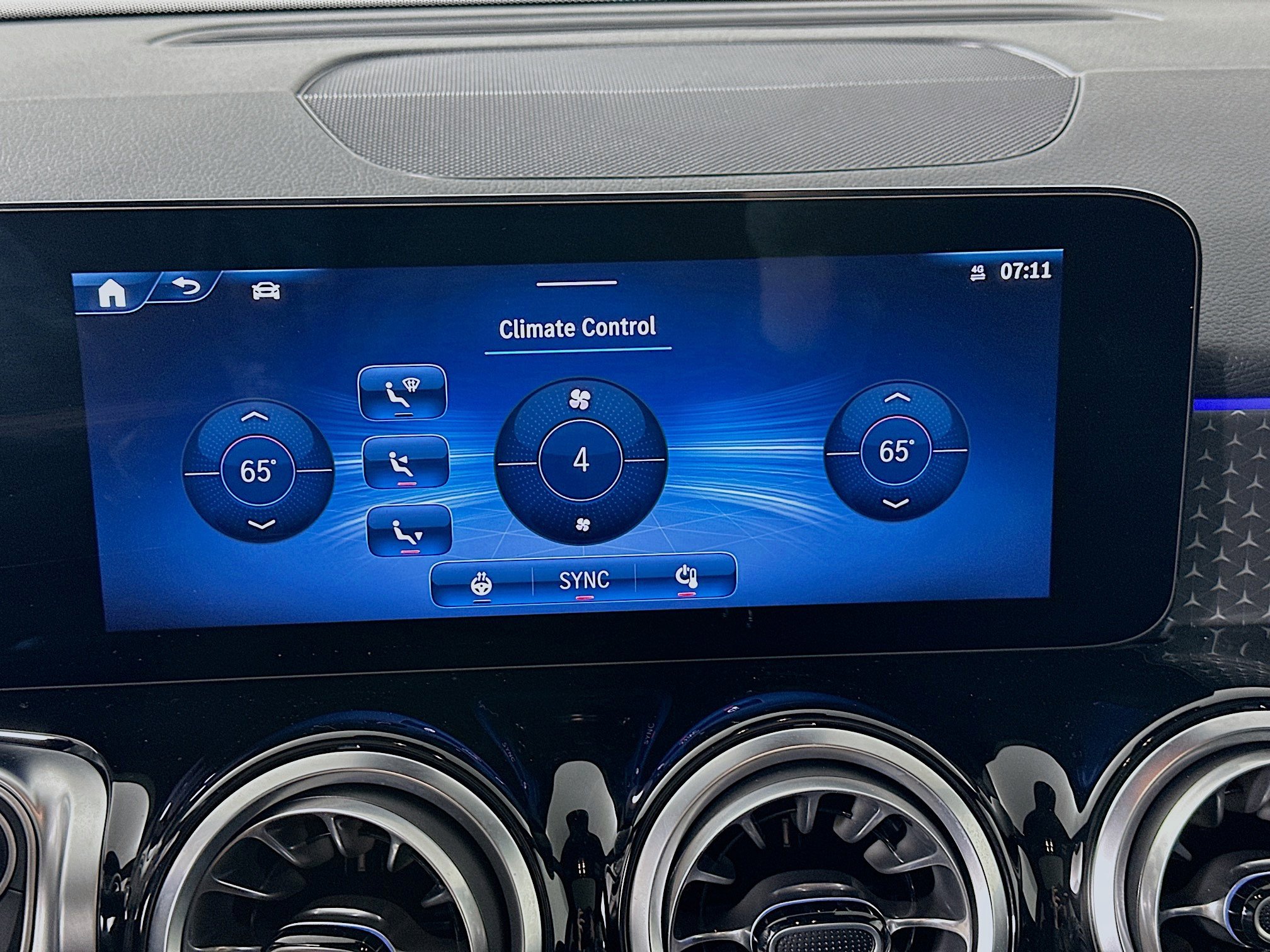 Certified 2025 Mercedes-Benz GLB 250 4MATIC image 19