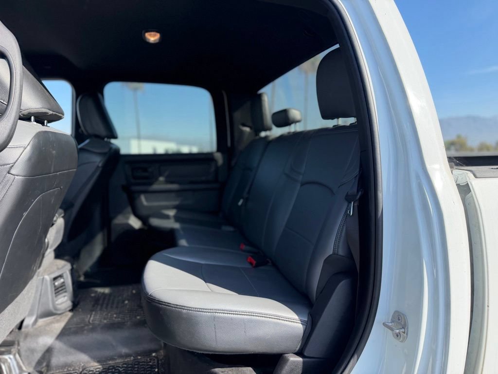 Used 2024 RAM 2500 Tradesman w/ Chrome Appearance Group AWD/4WD image 4