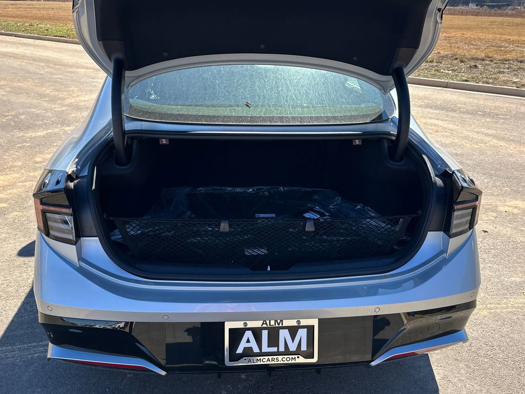 New 2025 Hyundai Sonata Limited image 17