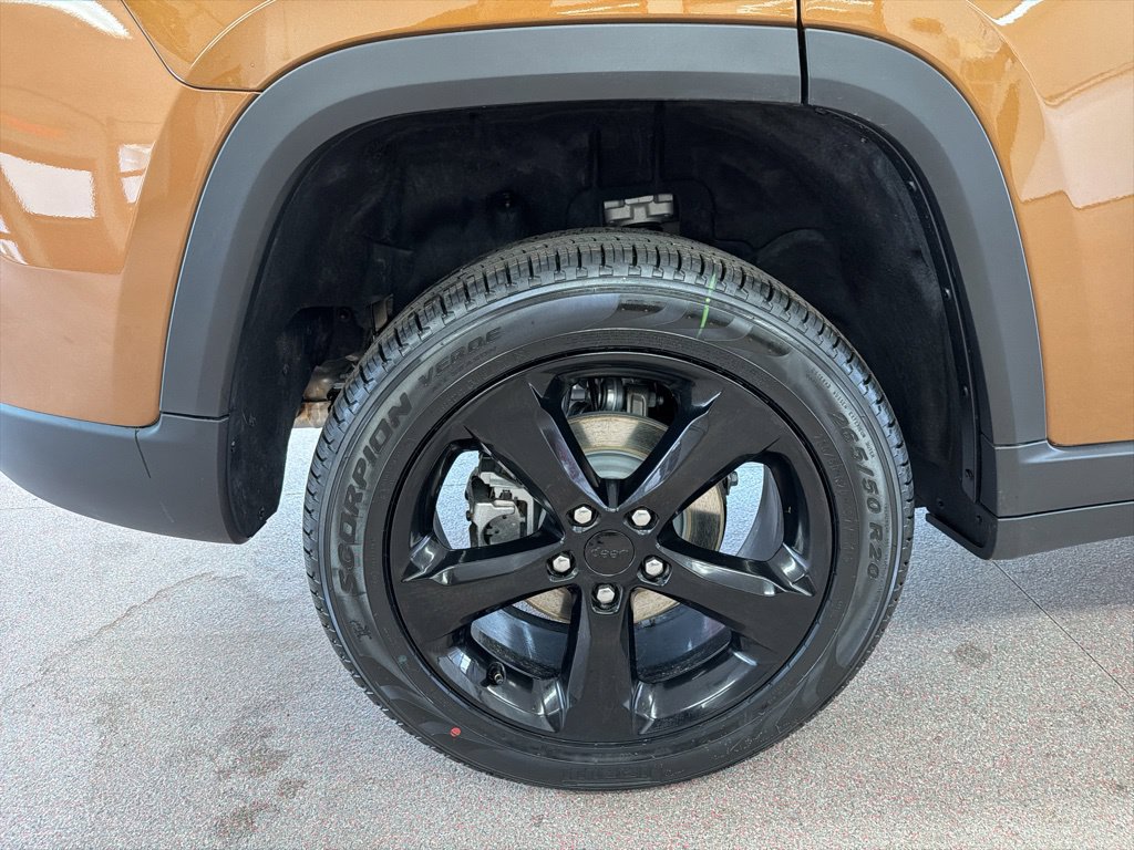 New 2026 Jeep Grand Cherokee Limited w/ Limited Altitude Package AWD/4WD image 24