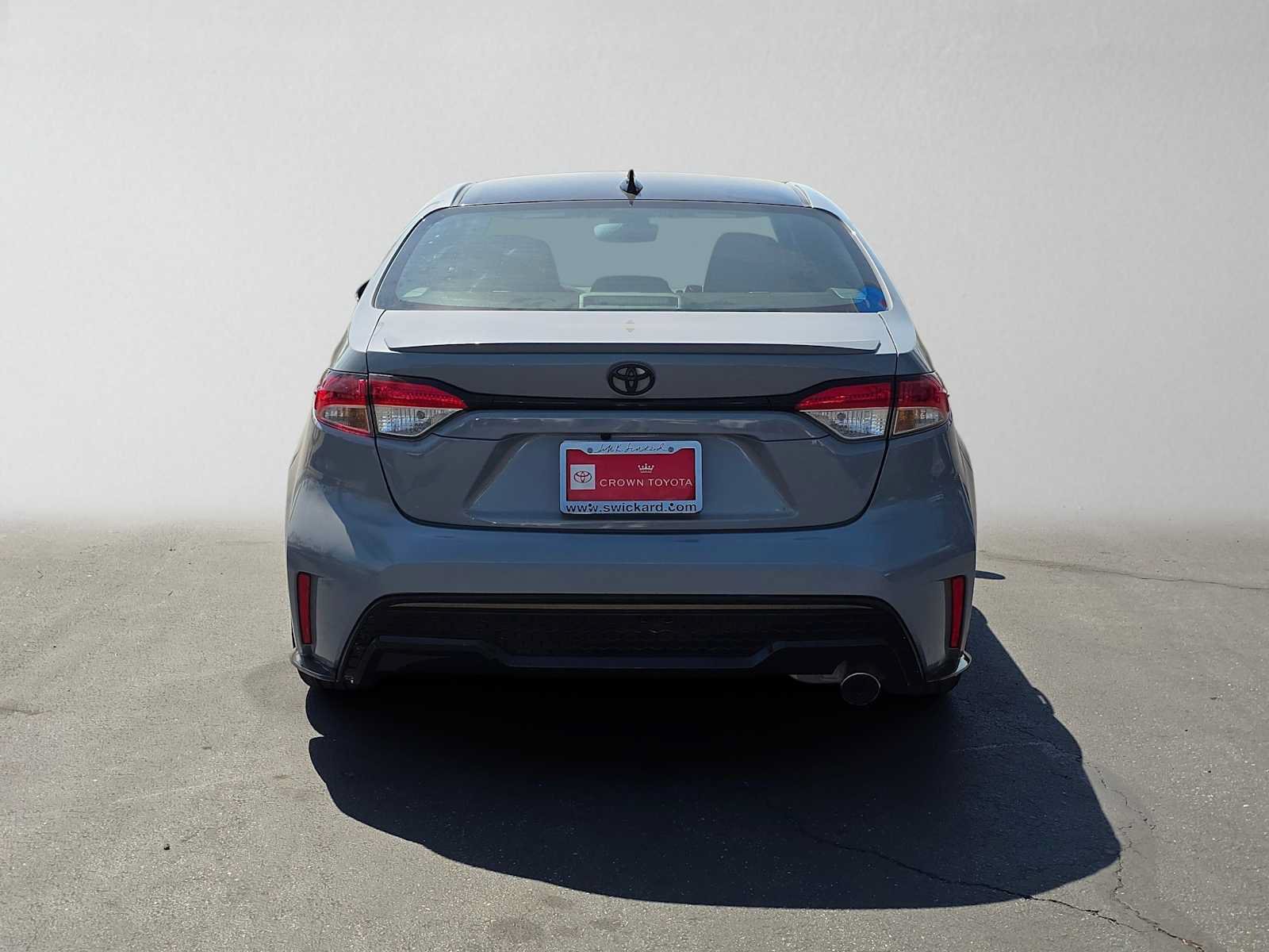 Used 2022 Toyota Corolla SE w/ Carpet Mat Package (TMS) FWD image 4