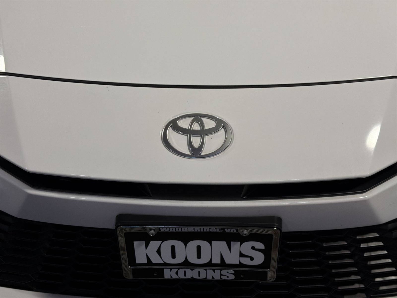 Used 2025 Toyota Camry SE FWD image 12