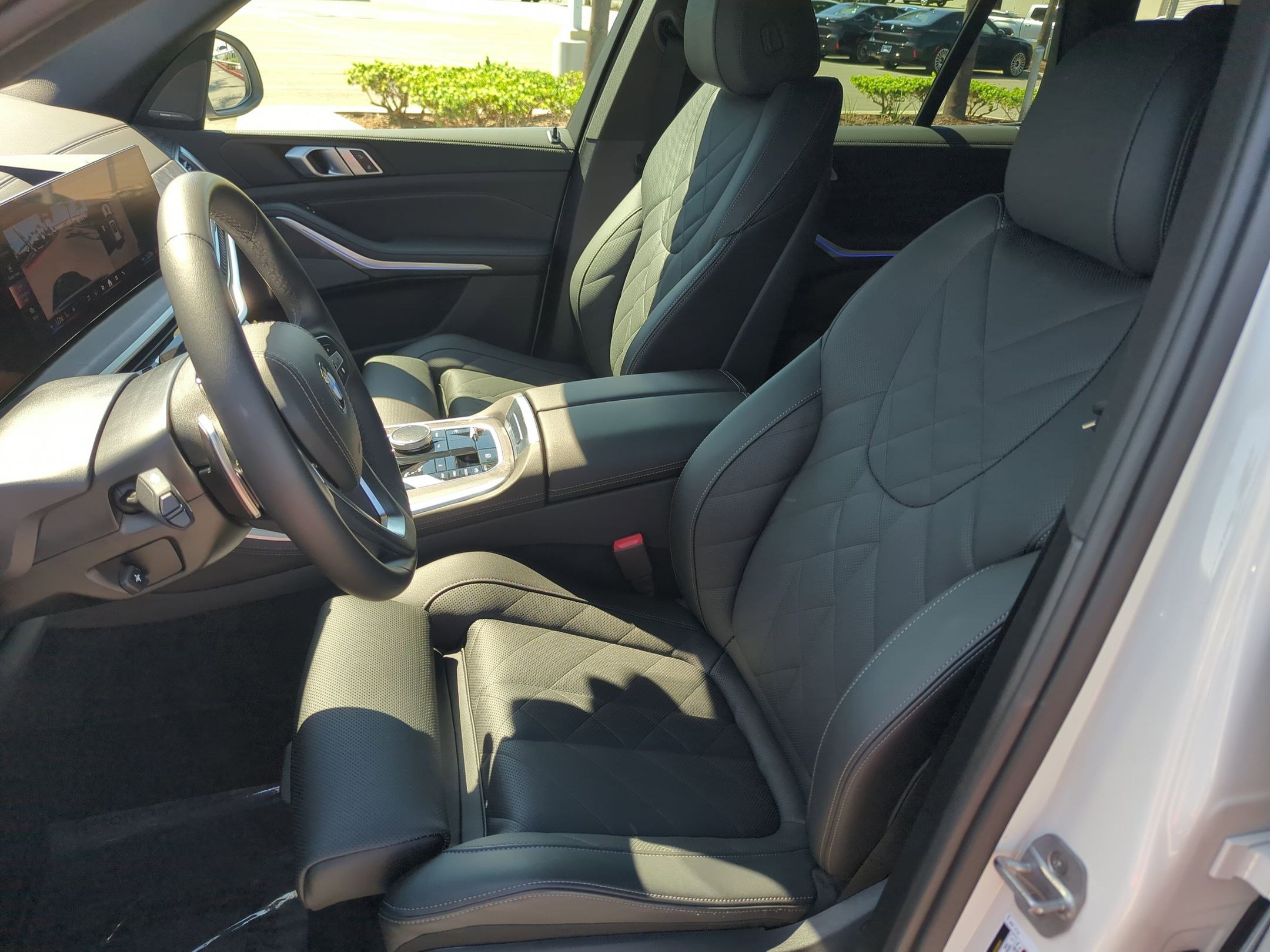 Used 2025 BMW X5 xDrive50e w/ Premium Package image 16