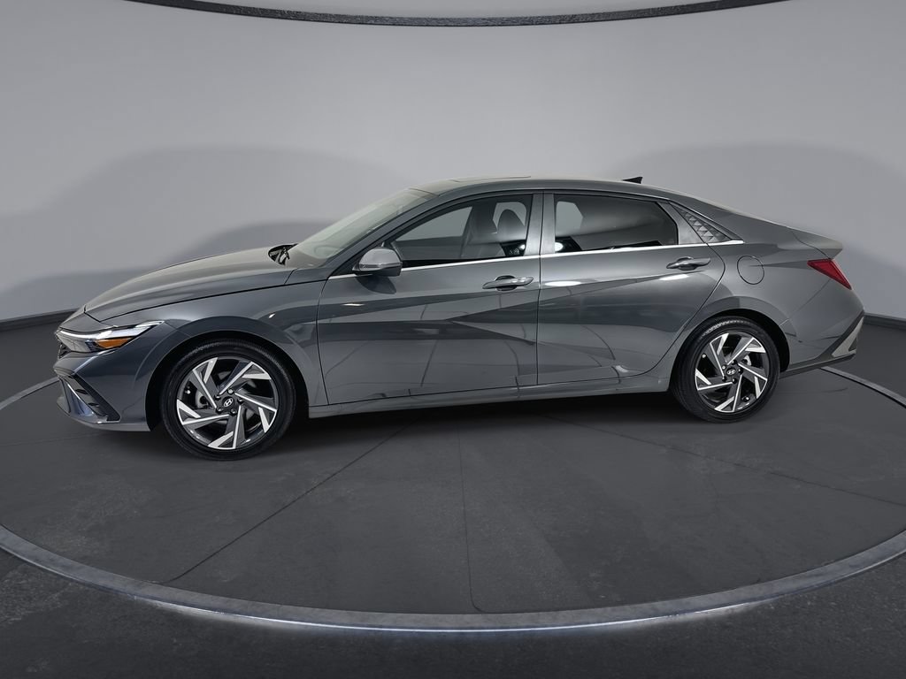 Certified 2025 Hyundai Elantra SEL w/ Cargo Package FWD image 5