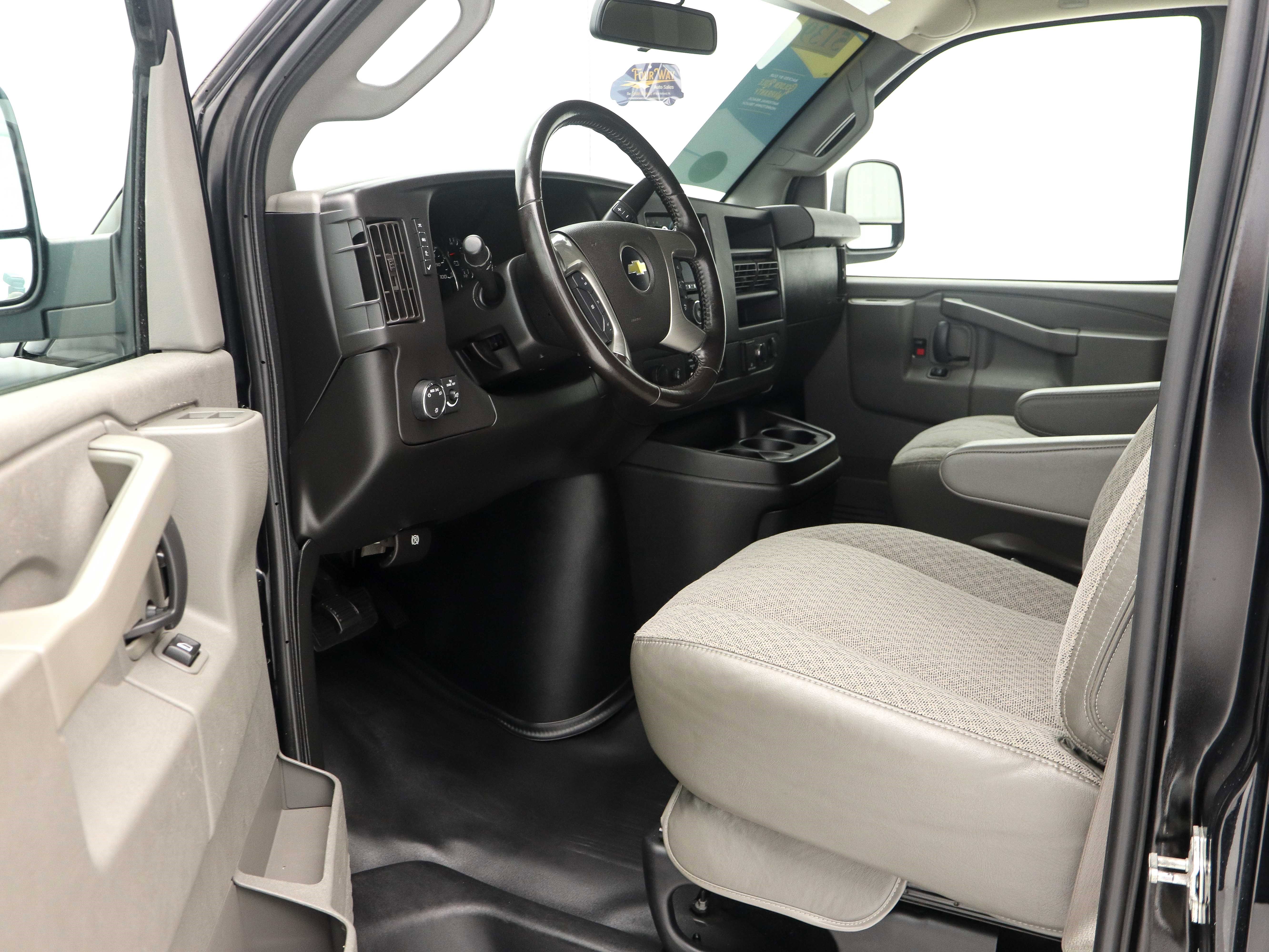 Used 2017 Chevrolet Express 2500 LS image 16