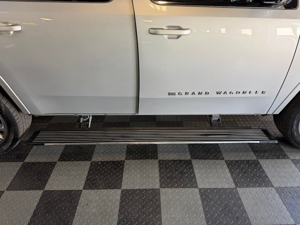 Used 2022 Jeep Grand Wagoneer Series II w/ Premium Group II AWD/4WD image 32