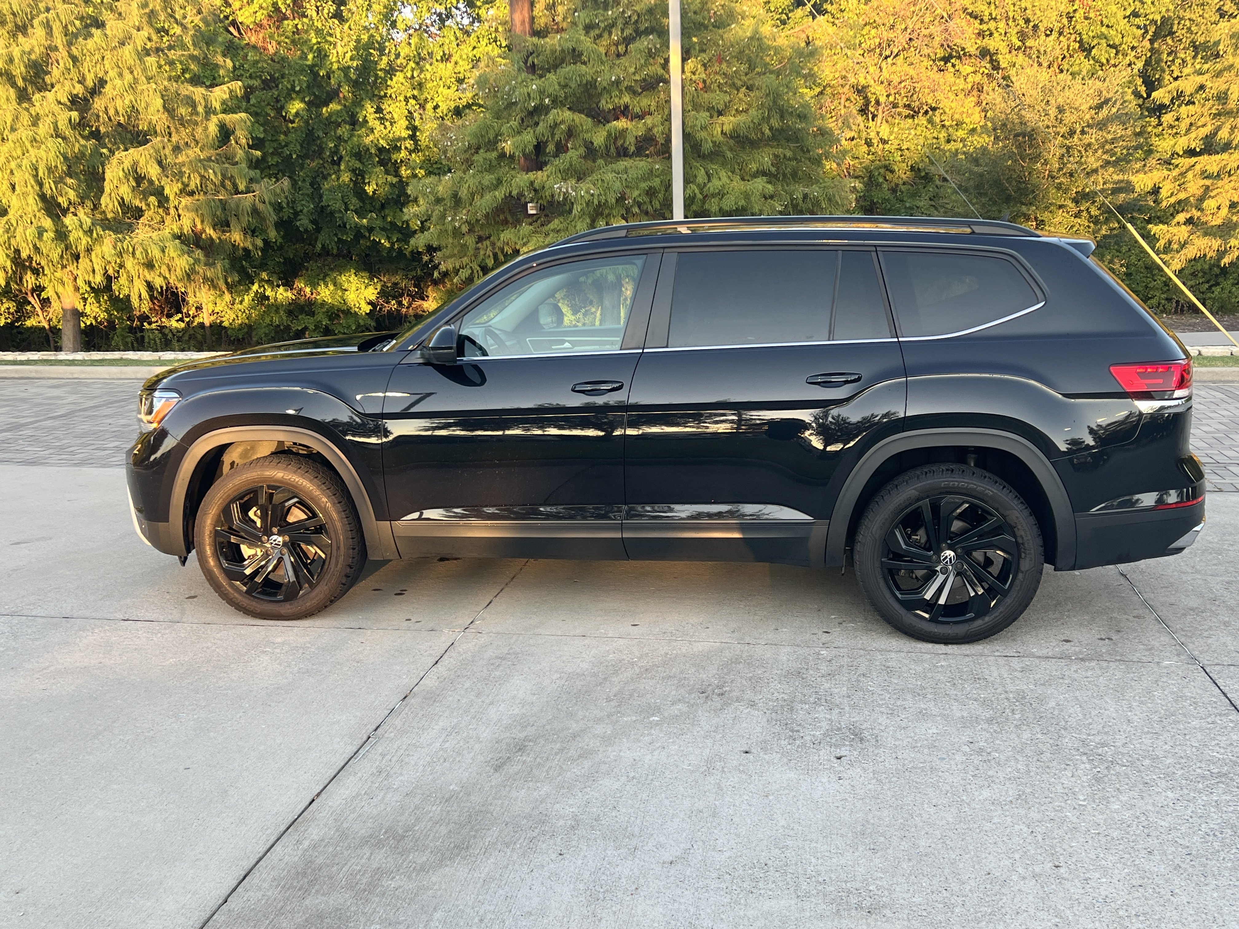 Certified 2022 Volkswagen Atlas SE AWD/4WD image 6