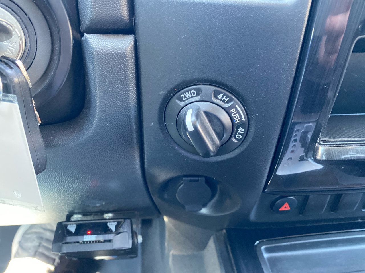 Used 2013 Nissan Titan SV image 23