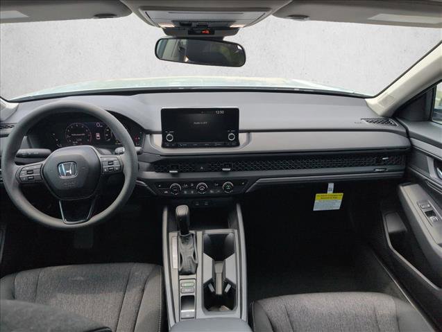 Used 2025 Honda Accord SE image 18