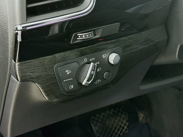 Used 2018 Audi Q7 3.0T Prestige AWD/4WD image 10
