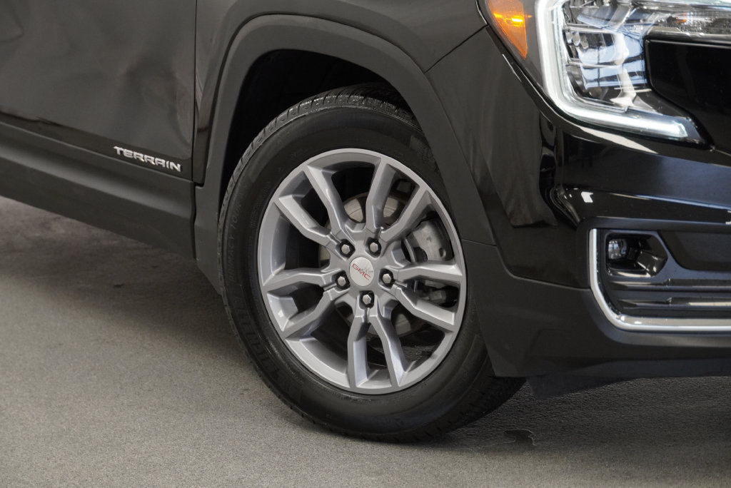 Used 2023 GMC Terrain SLT w/ LPO, Floor Liner Package FWD image 8
