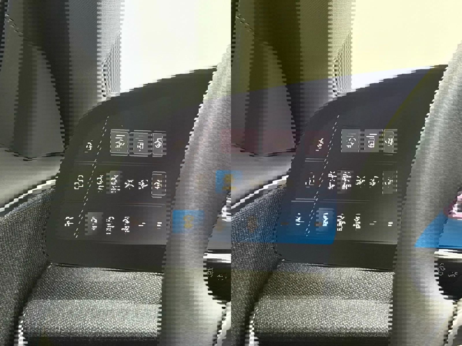 Used 2025 Lucid Air Touring image 32