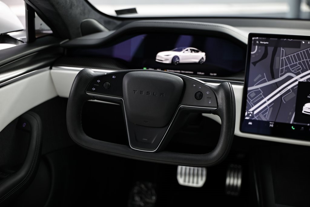 Used 2022 Tesla Model S Plaid image 30