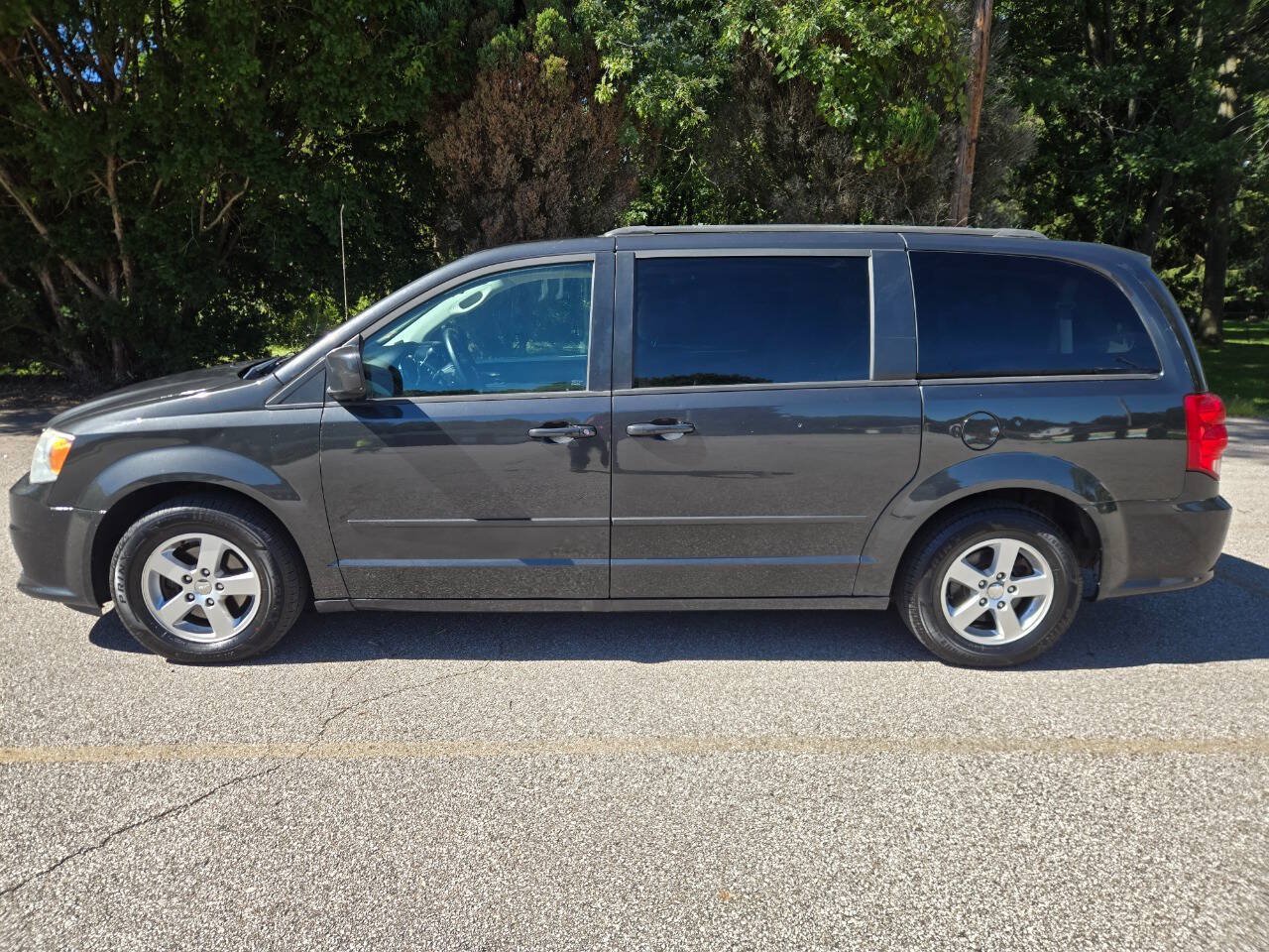 Used 2011 Dodge Grand Caravan Mainstreet w/ PWR Convenience Group FWD image 4