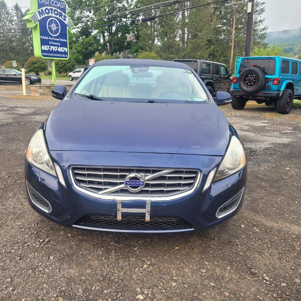 Used 2012 Volvo S60 T5 w/ Climate Pkg FWD image 3