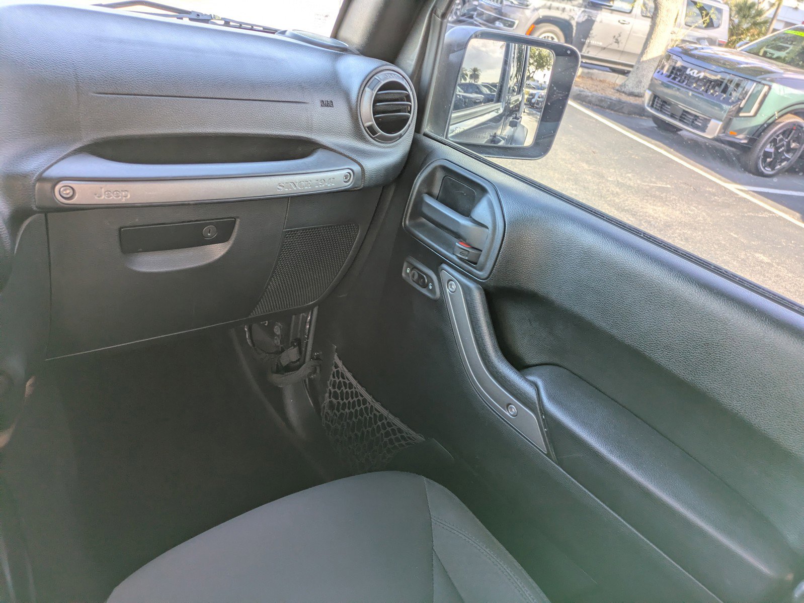 Used 2018 Jeep Wrangler Unlimited Sport S image 11