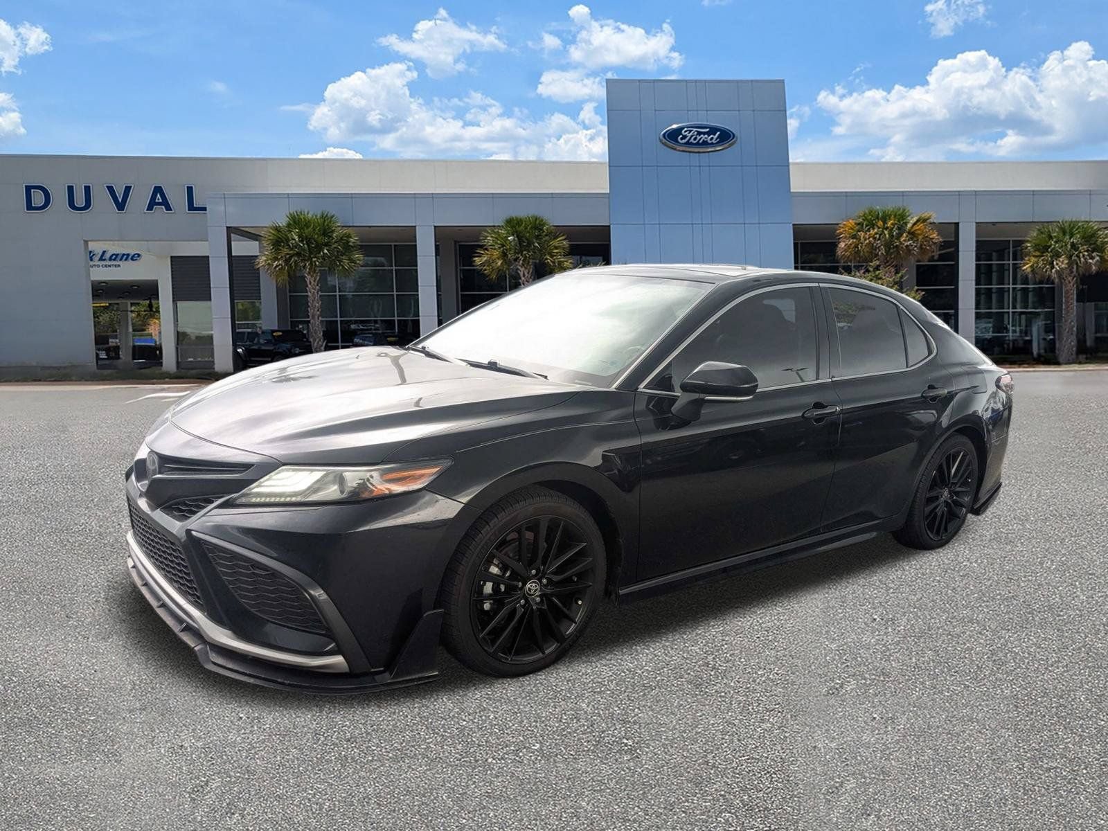 Used 2022 Toyota Camry XSE FWD image 8