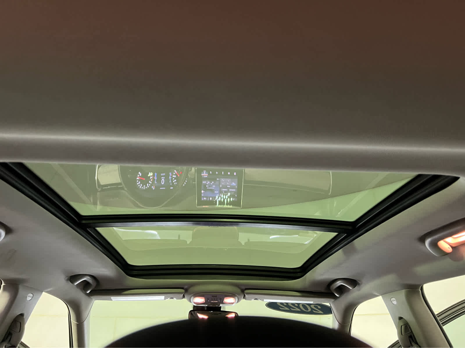 Used 2022 Jeep Compass Latitude w/ Sun and Sound Group image 14