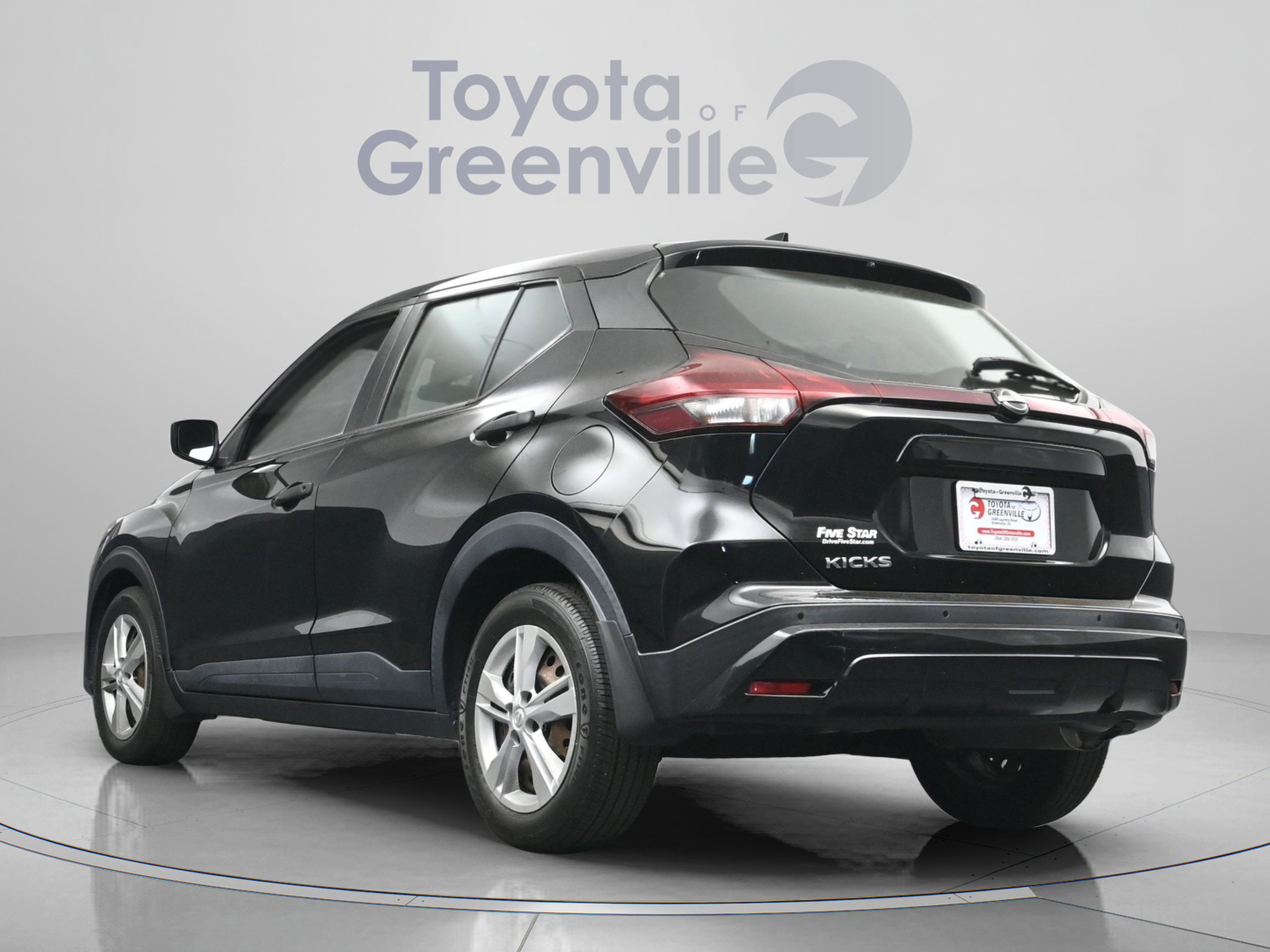 Used 2022 Nissan Kicks S image 8