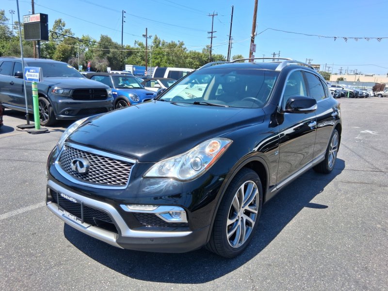 Used 2017 INFINITI QX50 2WD w/ Technology Package image 3