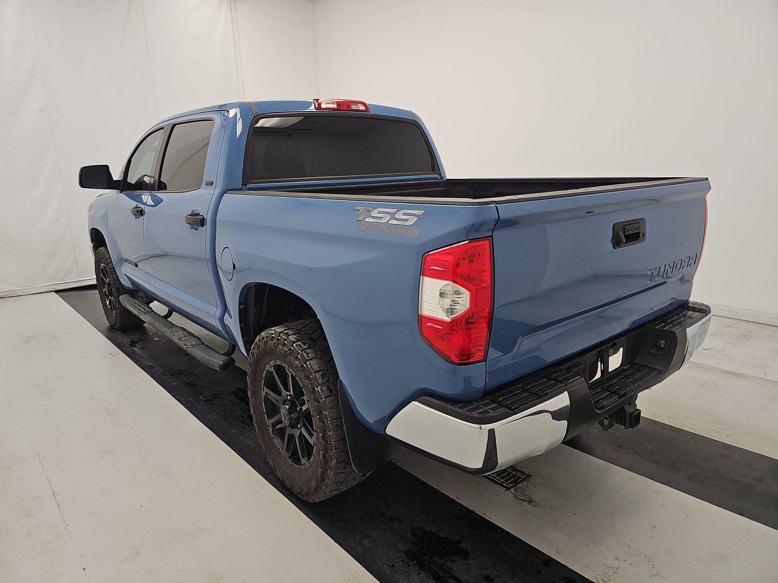 Used 2019 Toyota Tundra SR5 w/ SR5 Upgrade Package image 6