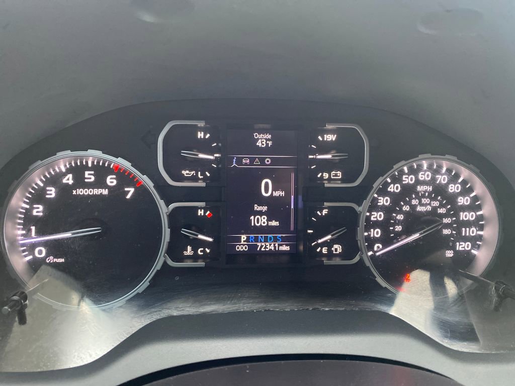 Used 2018 Toyota Tundra Limited w/ Limited Premium Package AWD/4WD image 15