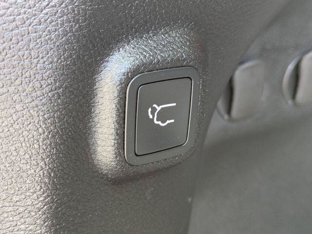 Certified 2021 Jeep Cherokee Latitude Lux w/ Comfort/Convenience Group FWD image 9